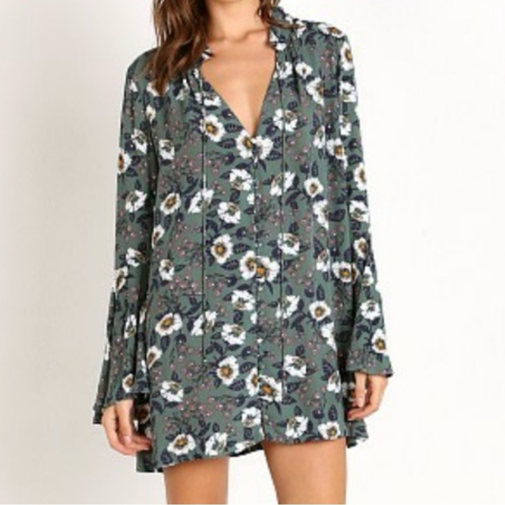 Free People Boho Floral Bell Sleeve XS Green Daisy Print Tunic Peasant Blouse